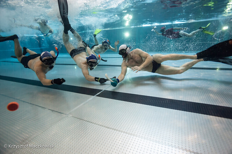 Zdjęcie 3: Zagrają w hokeja... pod wodą