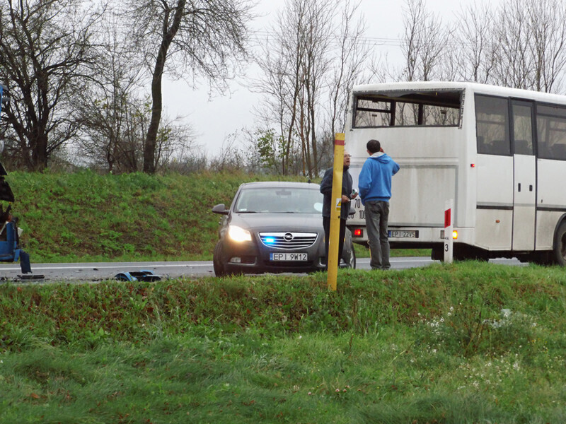 Zdjęcie 5: TIR zderzył się z autobusem