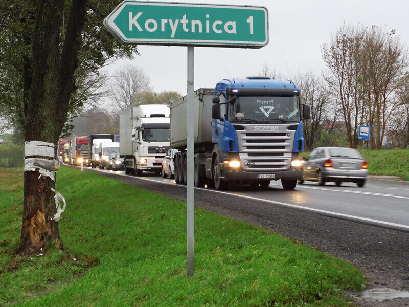 Zdjęcie 11: TIR zderzył się z autobusem