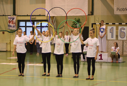 Zdjęcie 1: SP 16: Uroczyste obchody zmiany patrona