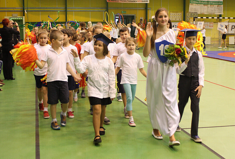 Zdjęcie 3: SP 16: Uroczyste obchody zmiany patrona