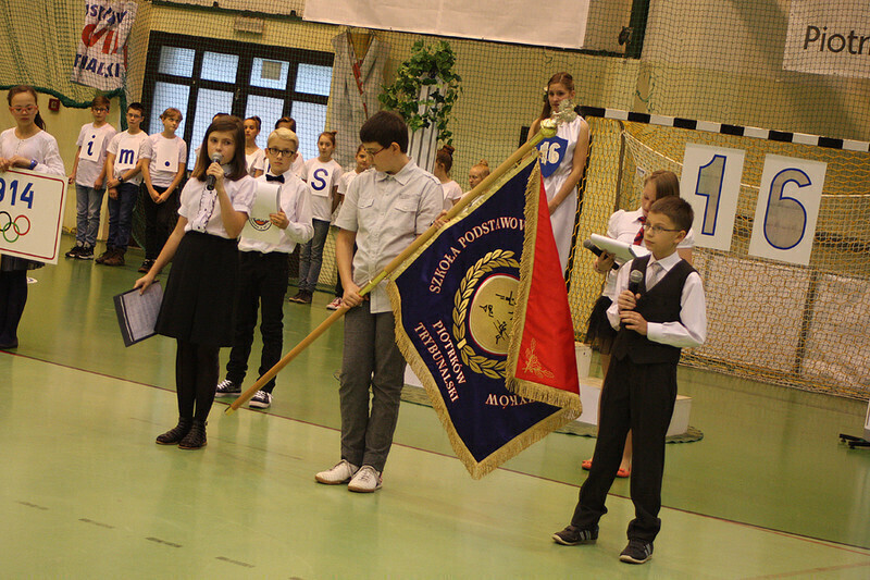 Zdjęcie 4: SP 16: Uroczyste obchody zmiany patrona