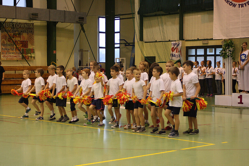 Zdjęcie 10: SP 16: Uroczyste obchody zmiany patrona