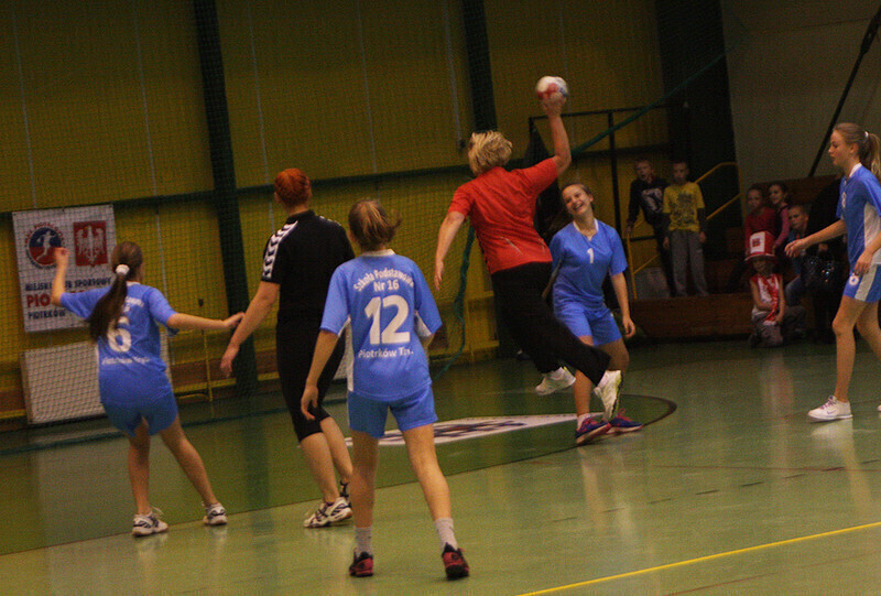 Zdjęcie 24: SP 16: Uroczyste obchody zmiany patrona