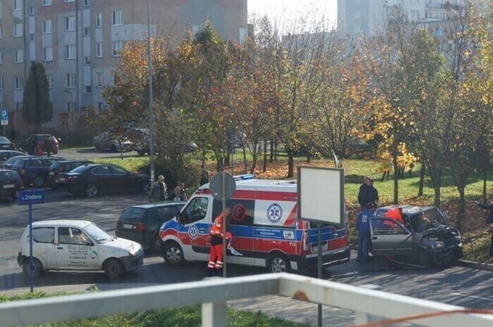 Zdjęcie 2: Zderzyli się na skrzyżowaniu Modrzewskiego/Źródlana