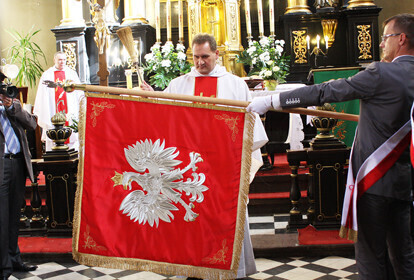 Zdjęcie 1: Poświęcili nowy sztandar 