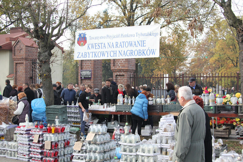 Zdjęcie 2: 27. kwesta na ratowanie zabytkowych grobów