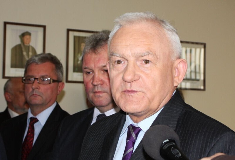 Zdjęcie 2: Były premier przyjechał wesprzeć kandydatów SLD