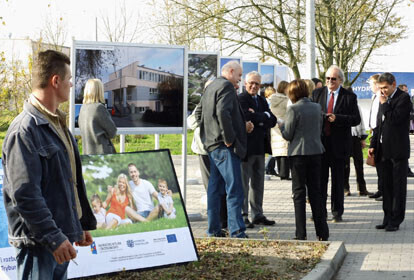 Zdjęcie 1: Oficjalnie otworzyli oczyszczalnię ścieków