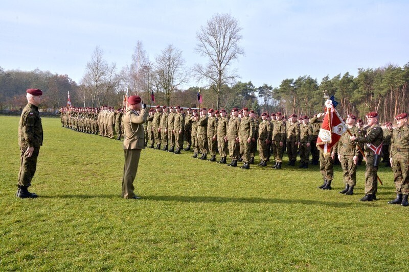 Zdjęcie 4: W Tomaszowie odznaczyli żołnierzy 