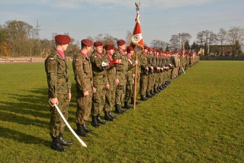 Zdjęcie 5: W Tomaszowie odznaczyli żołnierzy 