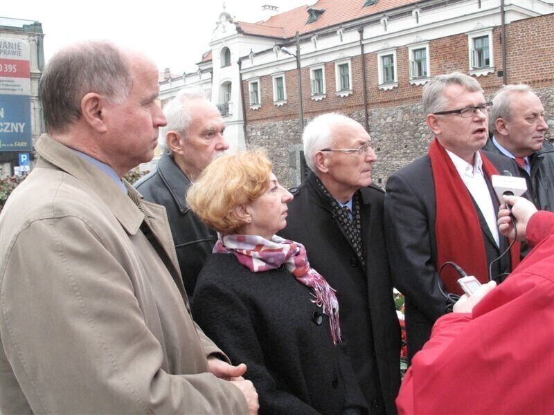 Zdjęcie 3: Brylski: Panie prezydencie, wyborcy idą po pana!