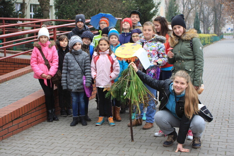 Zdjęcie 2: 250 osób ruszyło pod parasolem