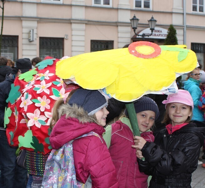 Zdjęcie 21: 250 osób ruszyło pod parasolem