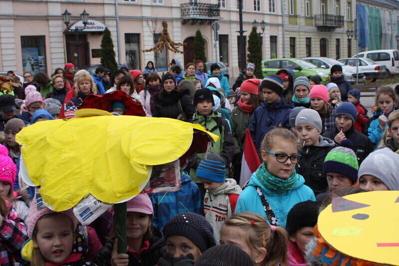 Zdjęcie 24: 250 osób ruszyło pod parasolem