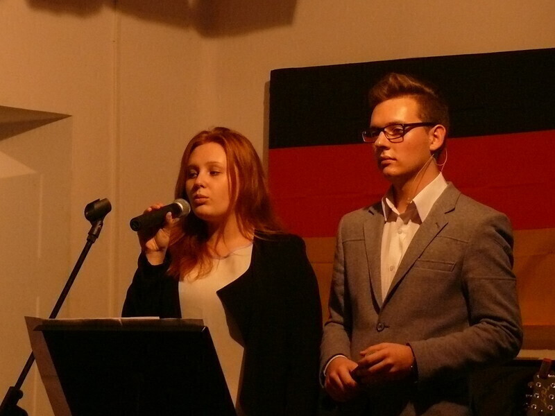 Zdjęcie 9: A mury runą...