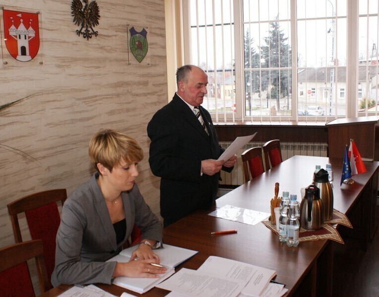 Zdjęcie 3: Pierwsza sesja w Wolborzu. Szulc przewodniczącym 