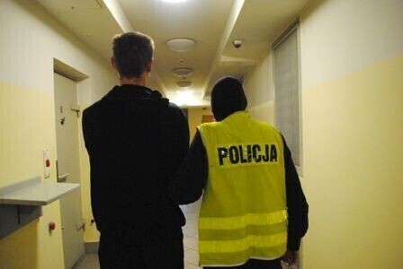 Zatrzymali sprawców napadu na firmę kurierską