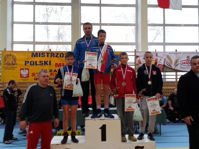 Złoto i srebro zapaśników LUKS ATHLETIC