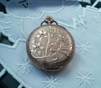 Szukają złotego zegarka