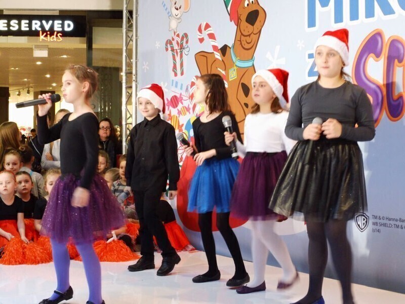 Zdjęcie 2: Scooby Doo i Święty Mikołaj w piotrkowskiej galerii 