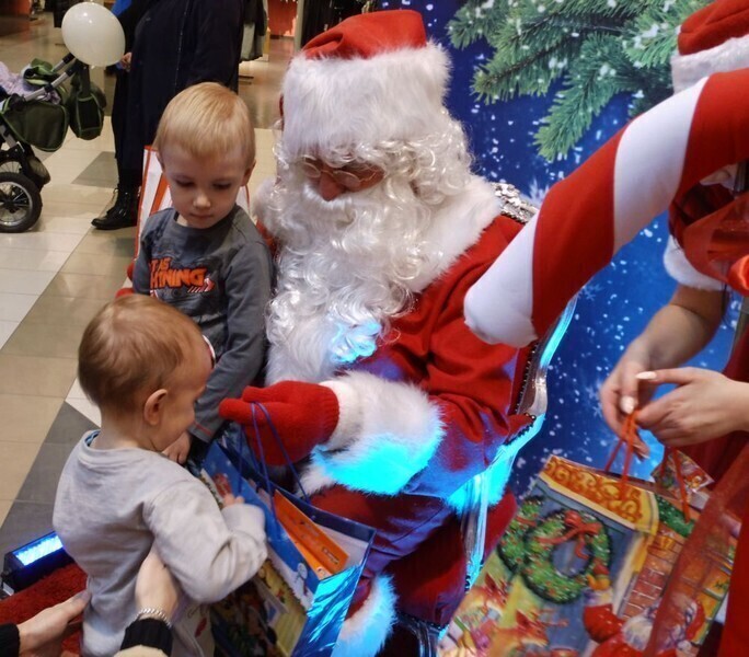 Zdjęcie 9: Scooby Doo i Święty Mikołaj w piotrkowskiej galerii 