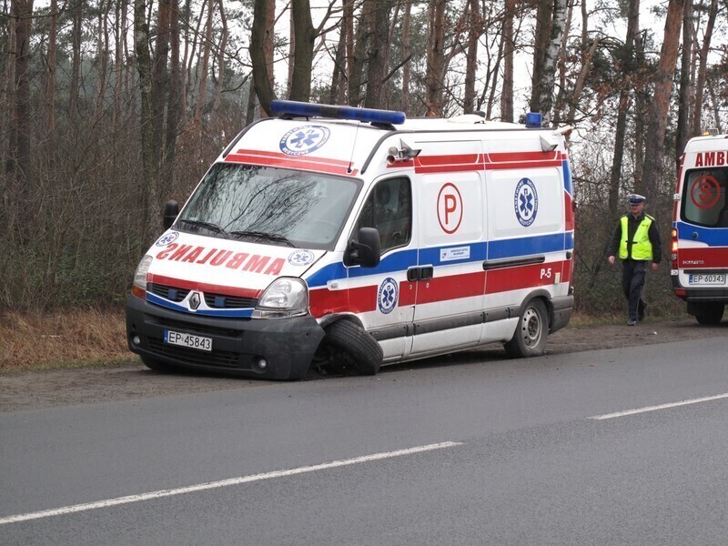 Zdjęcie 10: Karetka zderzyła się z audi