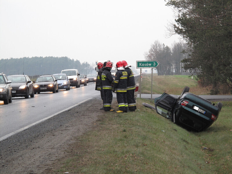 Zdjęcie 14: Karetka zderzyła się z audi