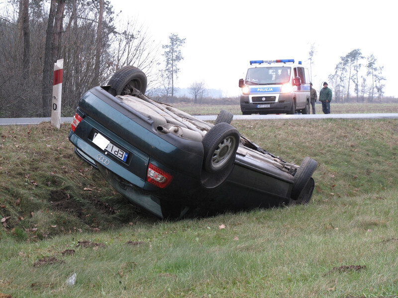 Zdjęcie 15: Karetka zderzyła się z audi