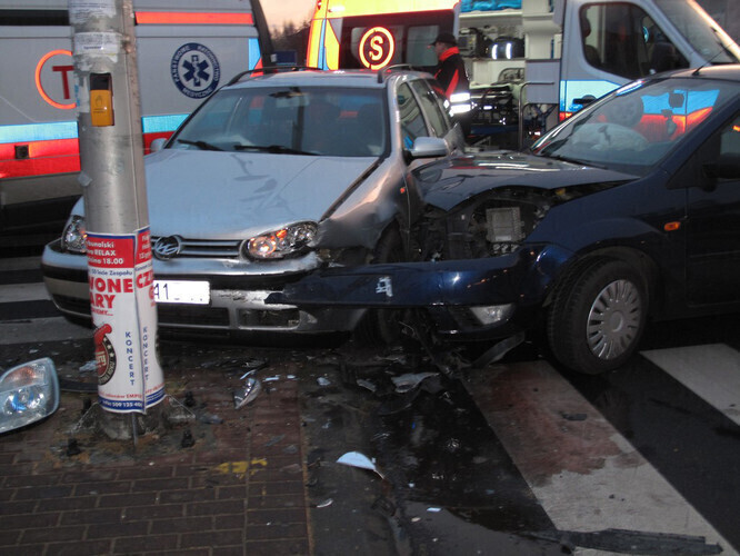 Zdjęcie 1: Kolizja na skrzyżowaniu Słowackiego - Kostromska