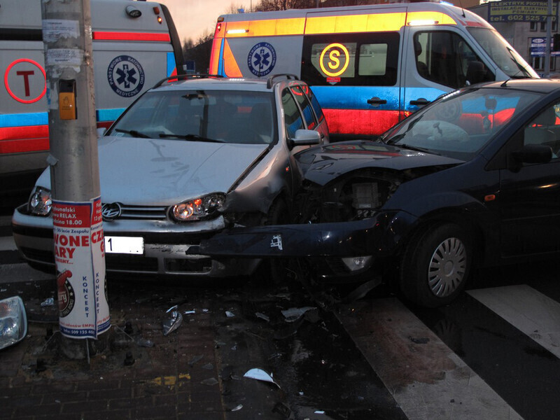 Zdjęcie 5: Kolizja na skrzyżowaniu Słowackiego - Kostromska