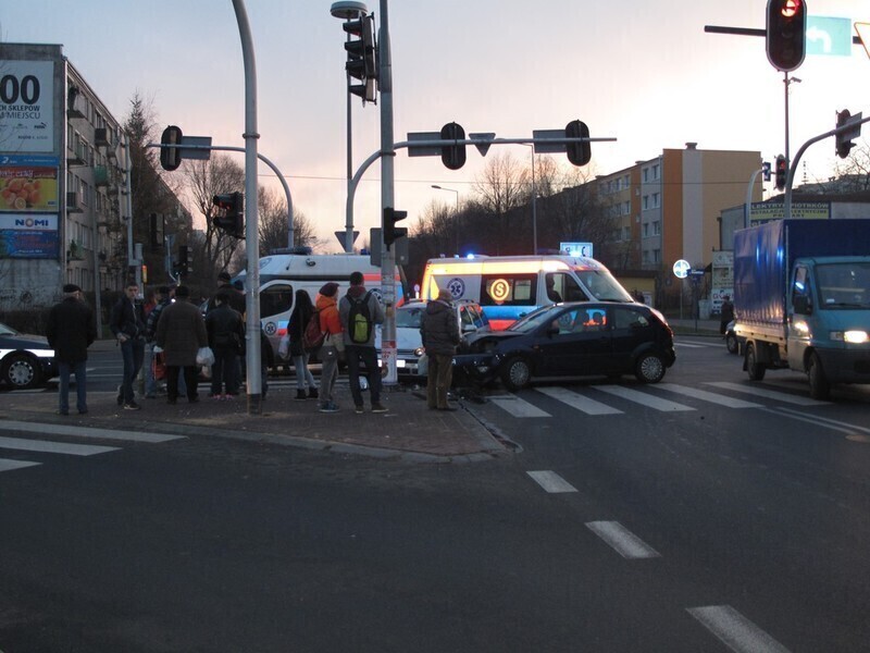 Zdjęcie 6: Kolizja na skrzyżowaniu Słowackiego - Kostromska