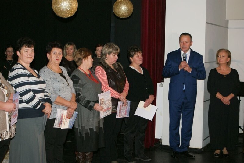 Zdjęcie 6: Przedświąteczne kolędowanie w Wolborzu