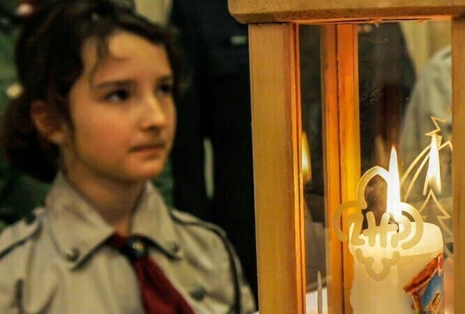 Zdjęcie 1: Przywieźli do miasta Betlejemskie Światło Pokoju