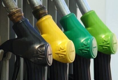 Tańsze paliwo na święta. Tylko gdzie je znaleźć