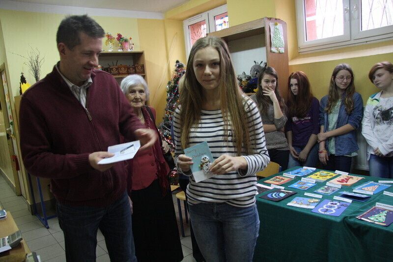 Zdjęcie 11: Uczniowie z Gimnazjum nr 2 nagrodzeni w świątecznym konkursie