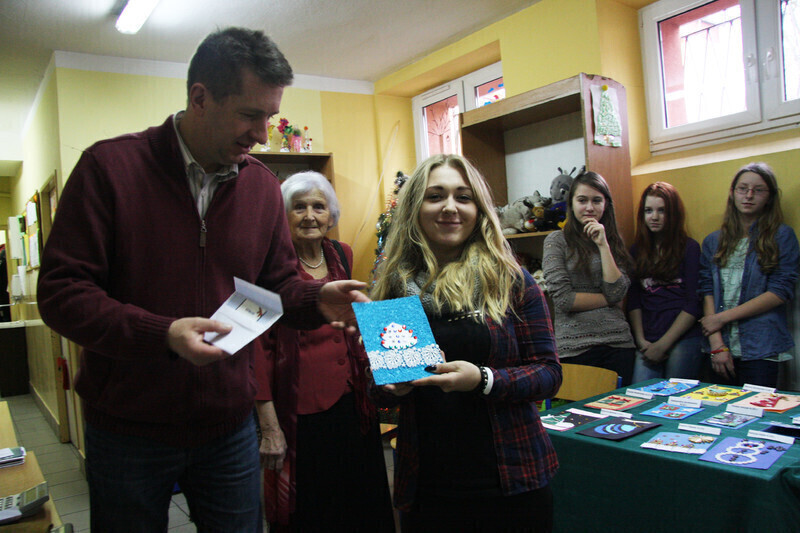 Zdjęcie 12: Uczniowie z Gimnazjum nr 2 nagrodzeni w świątecznym konkursie