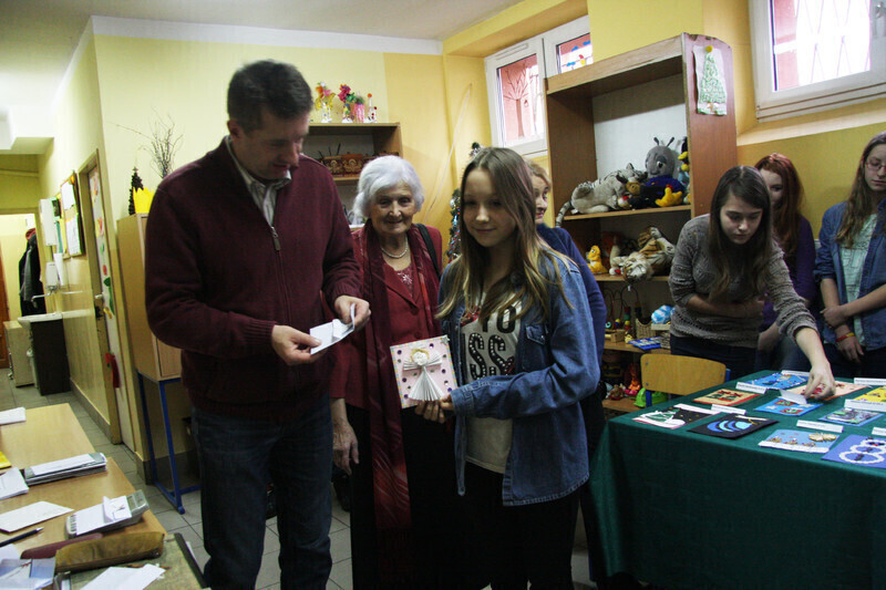 Zdjęcie 15: Uczniowie z Gimnazjum nr 2 nagrodzeni w świątecznym konkursie