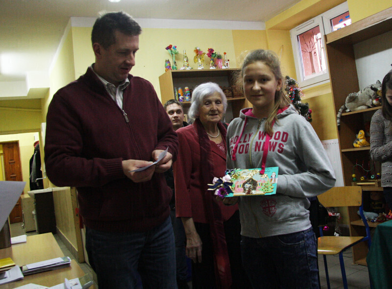 Zdjęcie 19: Uczniowie z Gimnazjum nr 2 nagrodzeni w świątecznym konkursie