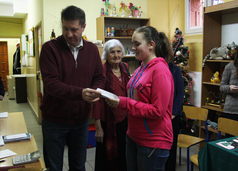 Zdjęcie 21: Uczniowie z Gimnazjum nr 2 nagrodzeni w świątecznym konkursie