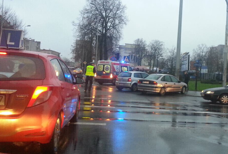 Zdjęcie 3: Kolizja na skrzyżowaniu Kopernika - Sienkiewicza