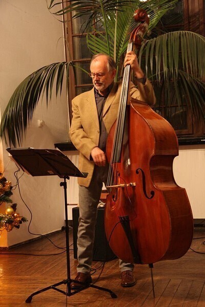 Zdjęcie 6: Mistrzowie jazzu kolędowali w piotrkowskim Muzeum