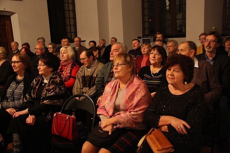 Zdjęcie 17: Mistrzowie jazzu kolędowali w piotrkowskim Muzeum