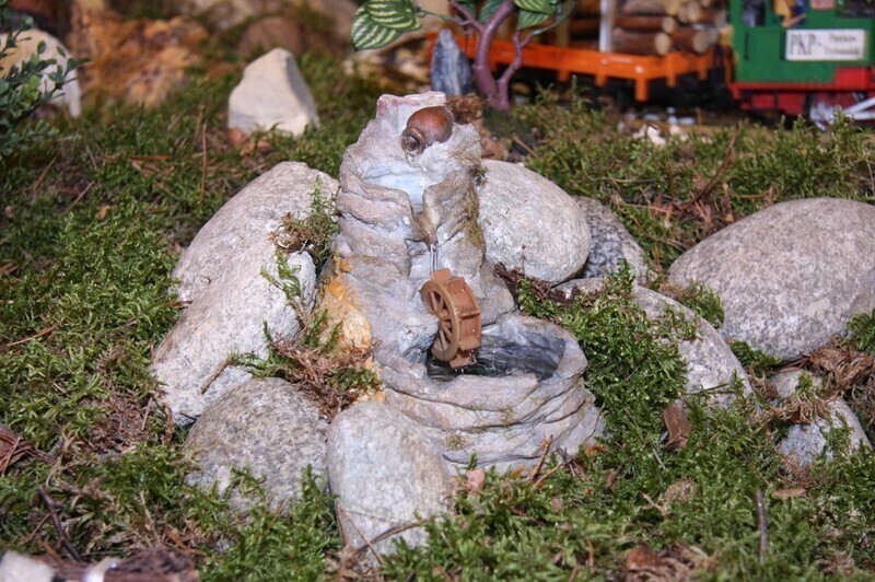 Zdjęcie 3: Szopkę kolejarzy można oglądać od Wigilii