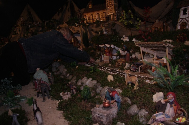 Zdjęcie 18: Szopkę kolejarzy można oglądać od Wigilii