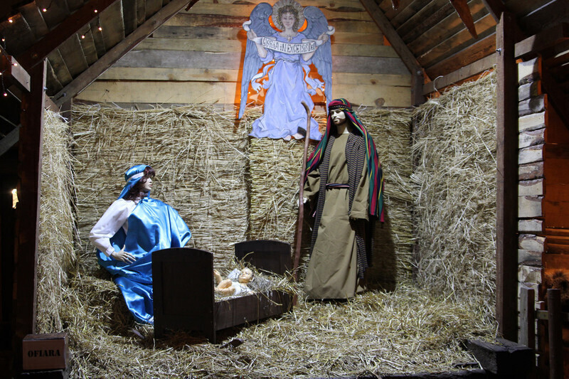 Zdjęcie 2: Żywa szopka przy klasztorze oo. Bernardynów