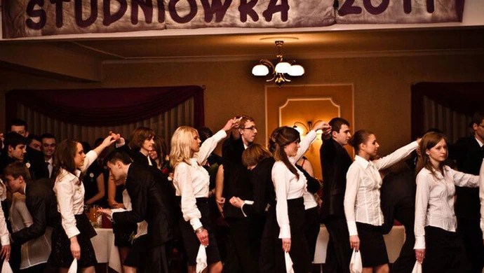 Za studniówkę płacą tylko uczniowie