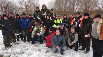 Piotrków: Łowili pod lodem