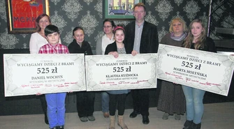 Piotrkowska fundacja "Wyciągamy dzieci z bramy" przyznała stypendia 