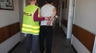 Żądali telefonu i grozili pobiciem